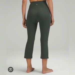 Lululemon groove super high rise crop